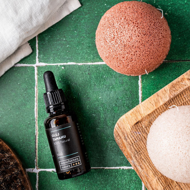 manufaktura-natura-olej-tamanu-30-ml-100-%-organic-na-zielonych-plytkach-akcesoria-do-kapieli