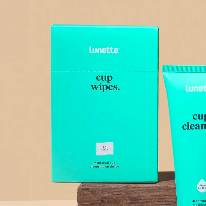 lunette-chusteczki-do-czyszczenia-kubeczka-menstruacyjnego-10-szt-chusteczki-na-jasnobrazowym-tle
