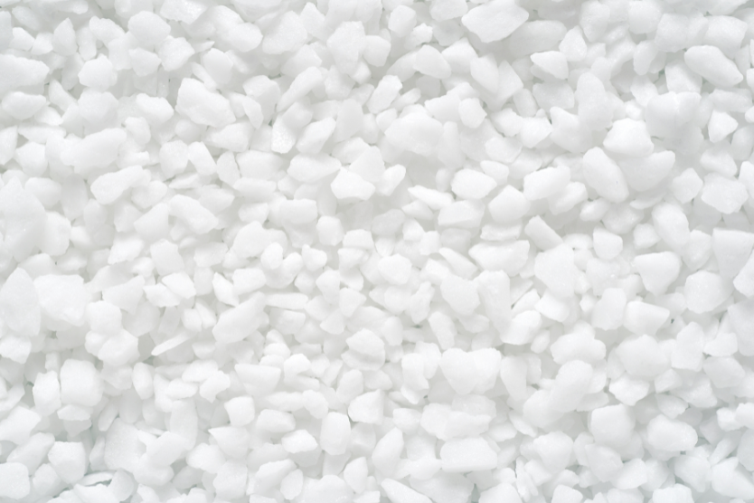 jak-prawidlowo-uzywac-sol-do-mzywarki-praktyczny-poradnik-biala-kamienna-gruboziarnista-sol-do-zmywarki