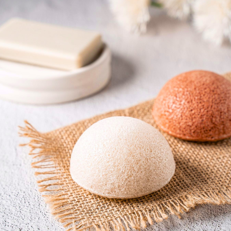 manufaktura-natura-gabka-konjac-naturalna-eko-biodegradowalna-delikatna-dla-skory-wrazliwej-gleboko-oczyszczajaca-masujaca-zbalansowane-ph-naturalny-peeling
