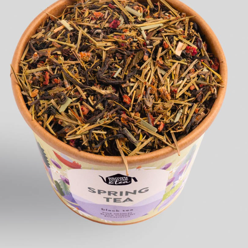 brown-house-and-tea-spring-tea-czarna-herbata-z-iglami-sosny-i-porzeczka-45-g-ekologiczna-naturalna-darjeeling-z-trawa-cytrynowa-porzeczka (2)