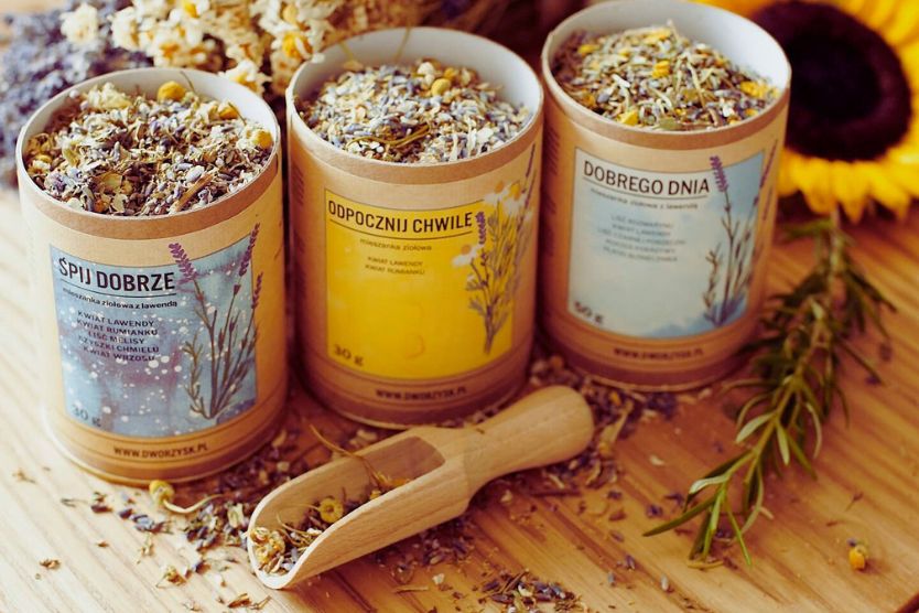 dworzysk-naturalne-mieszanki-herbaty-ziolowe-naturalne-na-sen-trawienie-oczyszczanie-sielskie-opakowania-zdrowe-ziola