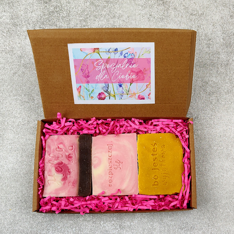 zdrowo-tutaj-naturalne-mydla-na-prezent-zestaw-prezentowy-mydlo-w-kostce-na-dzien-nauczyciela-dzien-matki-elegancki