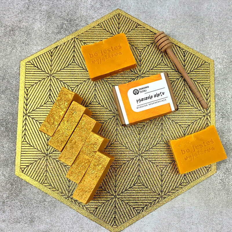 zdrowo-tutaj-naturalne-recznie-robione-mydlo-mydelko-rzemieslnicze-w-kostce-z-woskiem-pszczelim-pszczele-zloto-100-g-regenerujace-nawilzajace