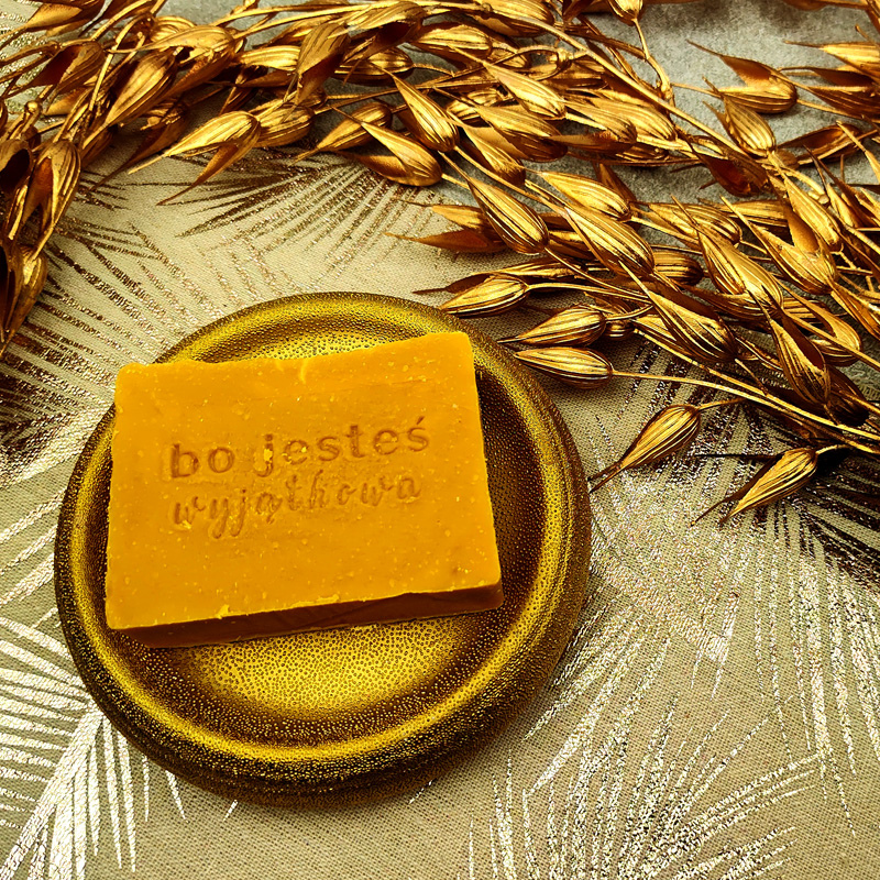 zdrowo-tutaj-naturalne-recznie-robione-mydlo-mydelko-rzemieslnicze-w-kostce-z-woskiem-pszczelim-pszczele-zloto-100-g-regenerujace-nawilzajace