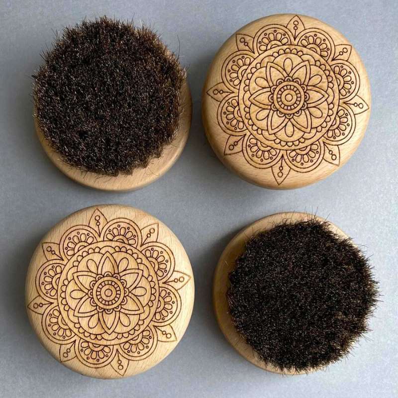 anmar-brush-naturalna-drewniana-szczotka-z-konskiego-wlosia-do-masazu-biustu-szyi-i-dekoltlu-mandala