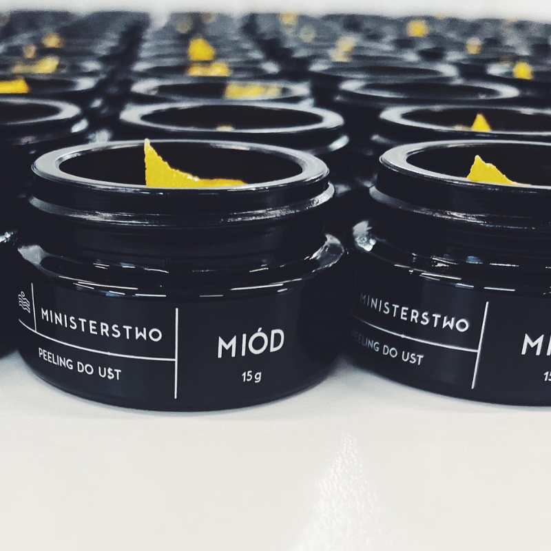 ministerstwo-dobrego-mydla-miod-naturalny-peeling-do-ust-15-ml