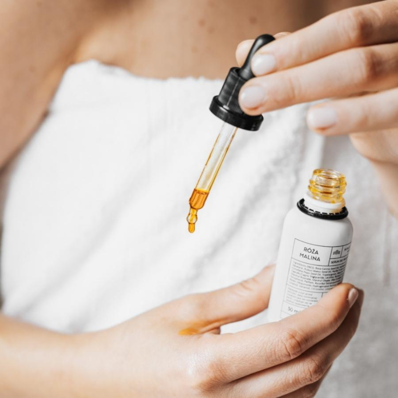 ministerstwo-dobrego-mydla-roza-malina-odzywcze-naturalne-serum-do-twarzy-weganskie-30-ml