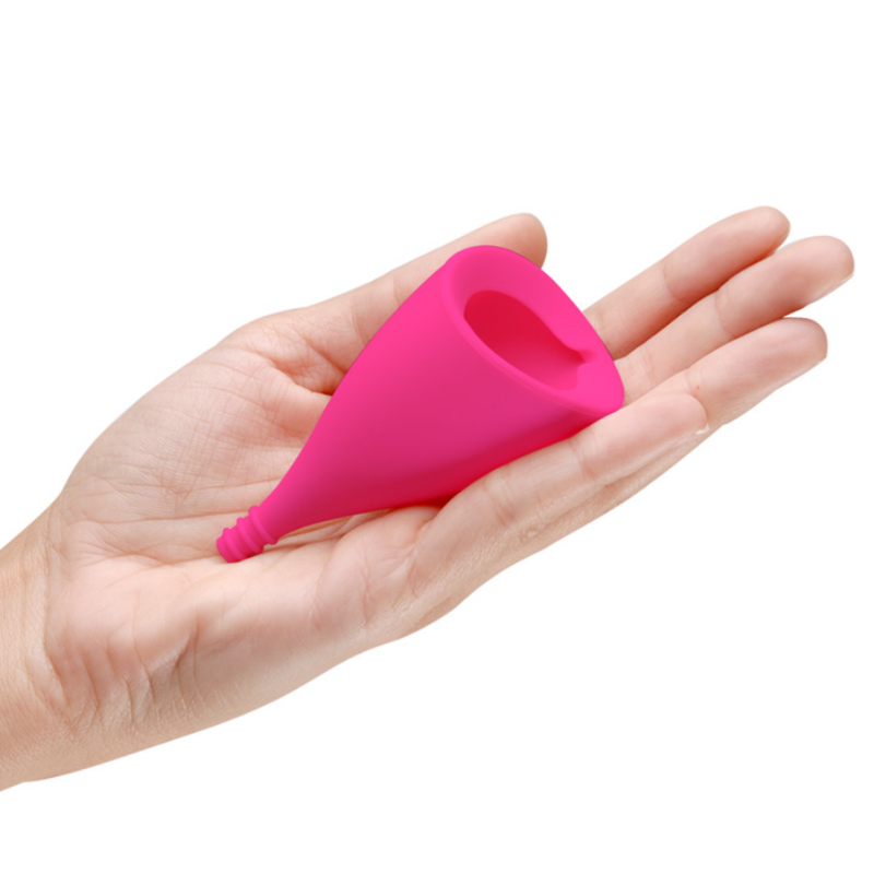 kubeczek-menstruacyjny-lily-cup-rozmiar-b-silikon-medyczny-wielorazowy-ekologiczna-alternatywa-dla-podpasek-i-tamponow-w-rece-komfort-i-higiena-intymna