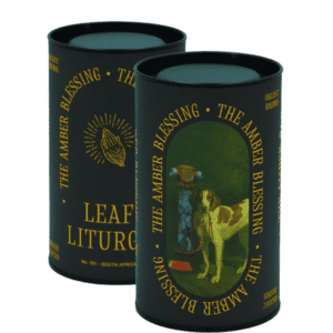 leaf-liturgy-premium-herbata-organiczna-w-puszce-60g-luksusowy-prezent-z-unikalnym-designem-na-czarnej-puszce-z-motywem-psa-i-hydrantu (1)