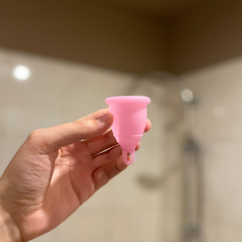 perfect-cup-rozowy-kubeczek-menstruacyjny-rozmiar-s-m-l-antyalergiczny-silikon-medyczny-hipoalergiczny-zero-waste-wielorazowy-higieniczny-dla-kobiet (4)