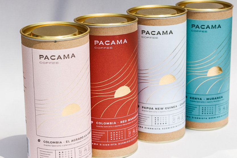 cztery-tuby-kawy-single-origin-marki-pacama-coffee-w-roznych-kolorach