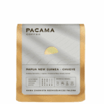 Kawa ziarnista specialty Papua New Guinea Chuave 250g Pacama Coffee na białym tle