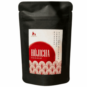 opakowanie herbaty hojicha Nomads 100 g na białym tle